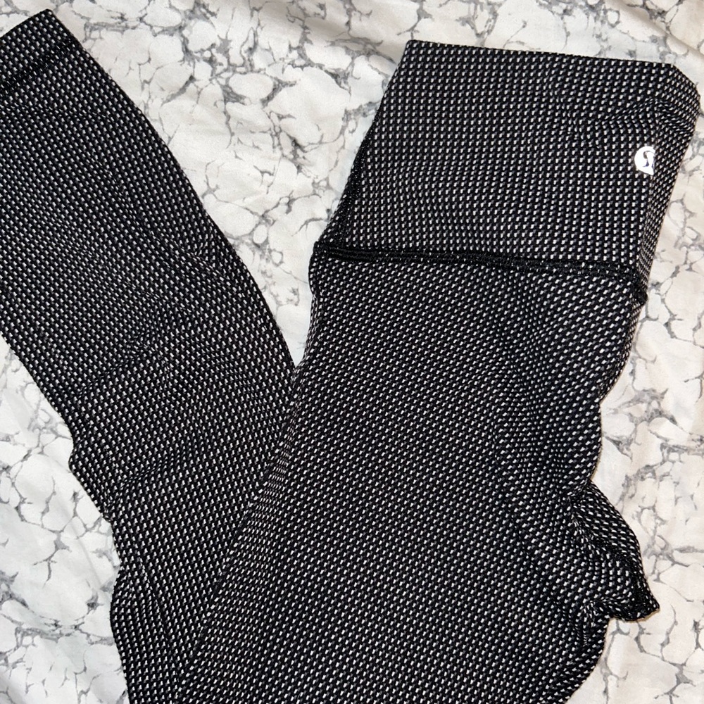 Lululemon leggings 25”